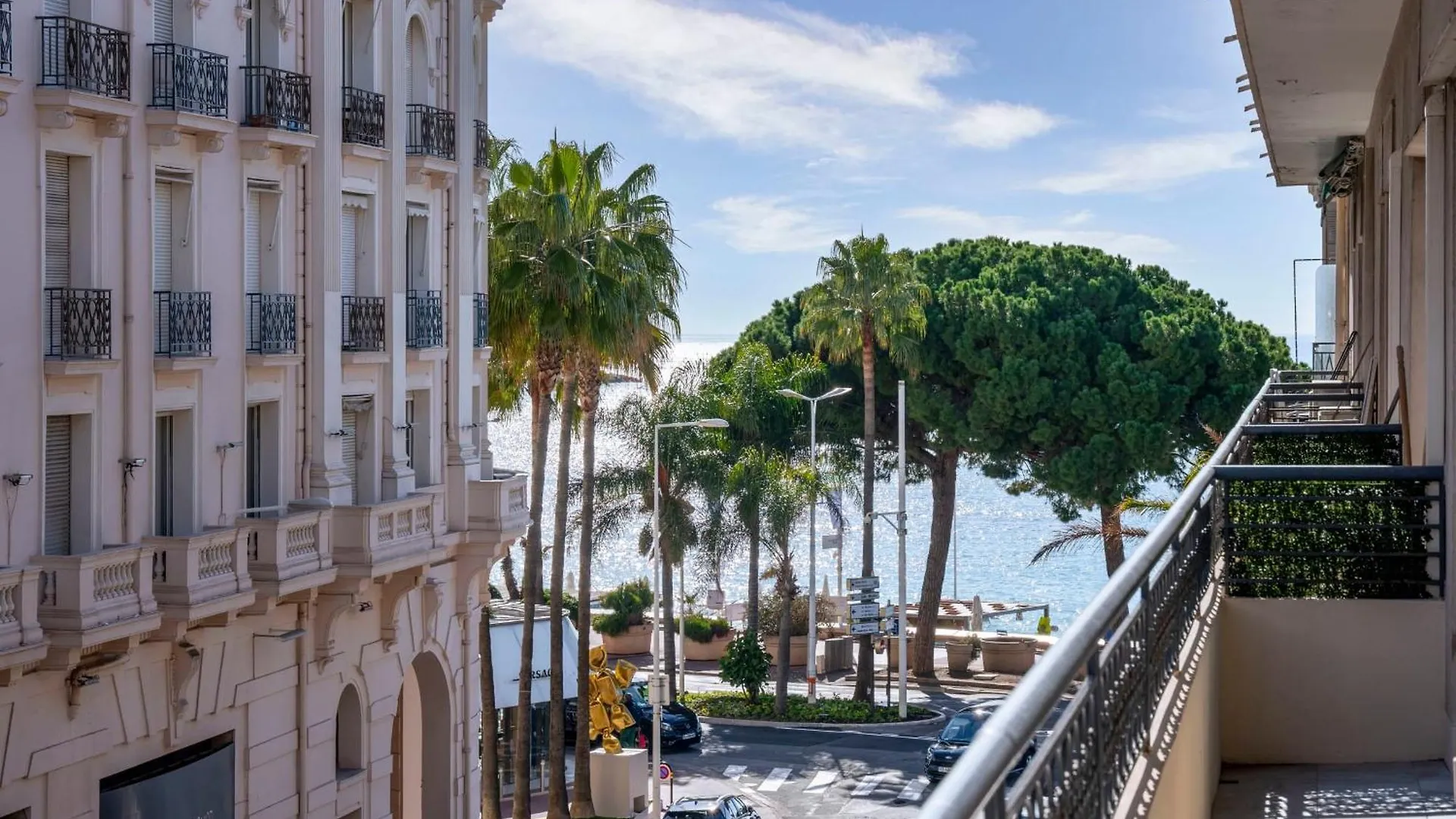 Ref 1933 - Cannes - Apartment For Rent