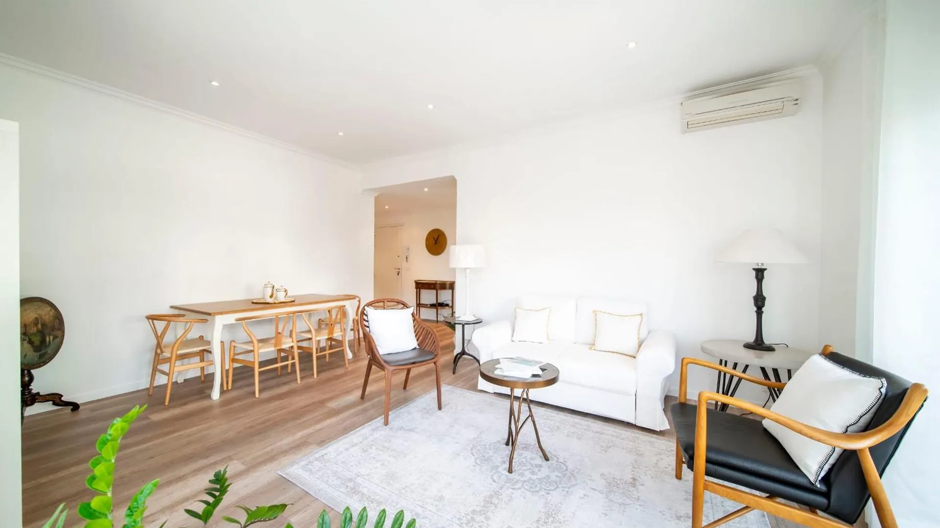 Ref 1933 - Cannes - Apartment For Rent 0*,  Франция